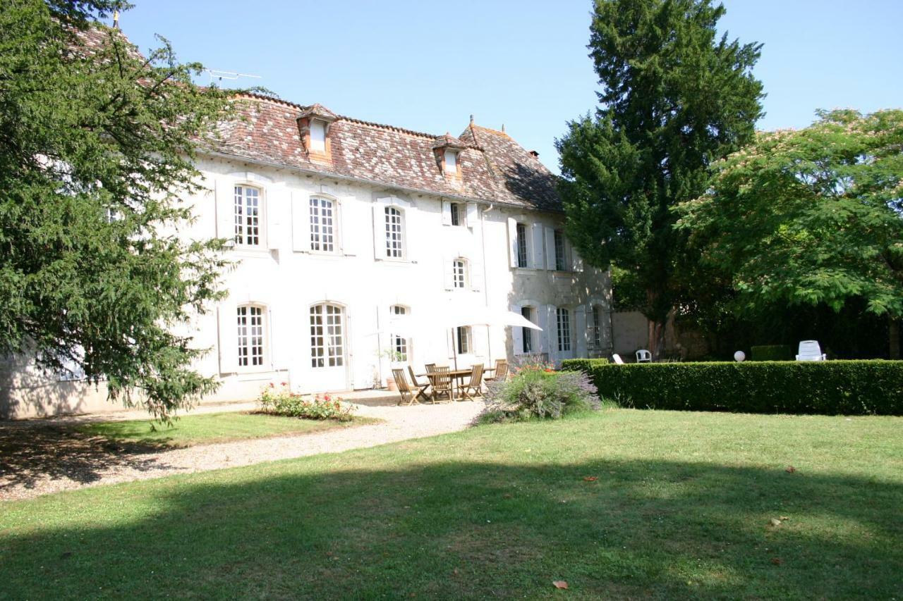 Chateau La Gentilhommiere Du Puits Notre-Dame 30 Rue De L'Eglise 24110 Saint Leon Sur L'Isle Exterior photo