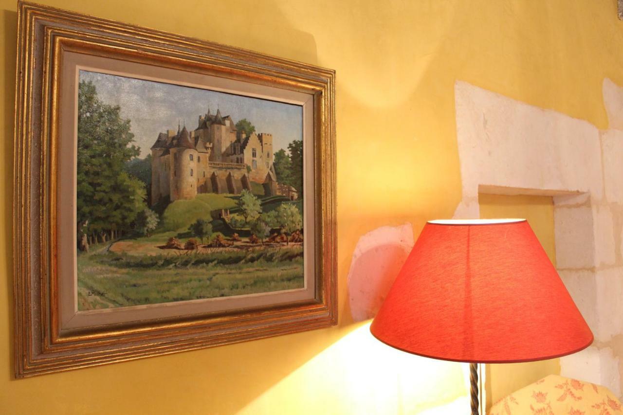 Chateau La Gentilhommiere Du Puits Notre-Dame 30 Rue De L'Eglise 24110 Saint Leon Sur L'Isle Exterior photo